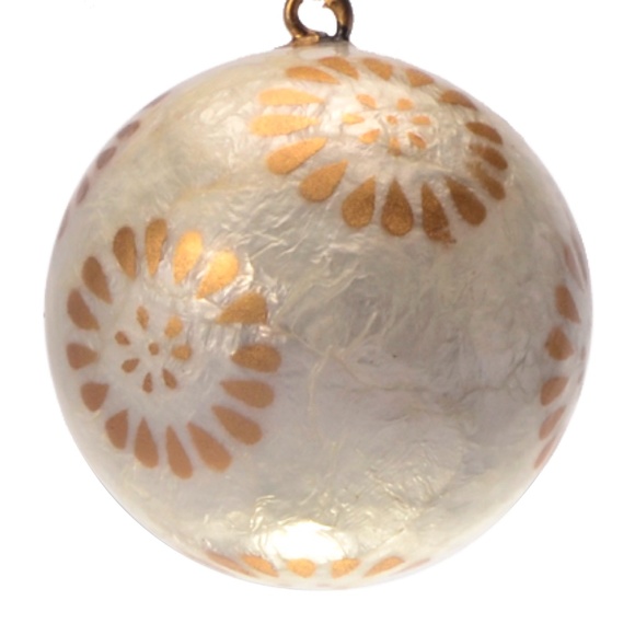 Snowy Flora Lacquered Hand-made Painted Capiz Christmas Ornament - Picture 1 of 2